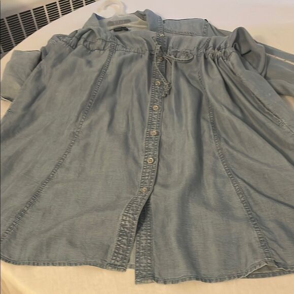 Light Denim colored Shirtdress, tie waist, long sleeved, side pockets - Picture 10 of 16